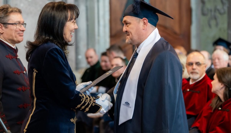tanulni-jo-es-erdemes-interju-a-magyar-diplomarekorderrel