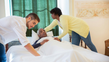 a-gondoskodas-terhe-hogyan-befolyasolja-a-csaladtagok-gondozasa-a-parkapcsolatot